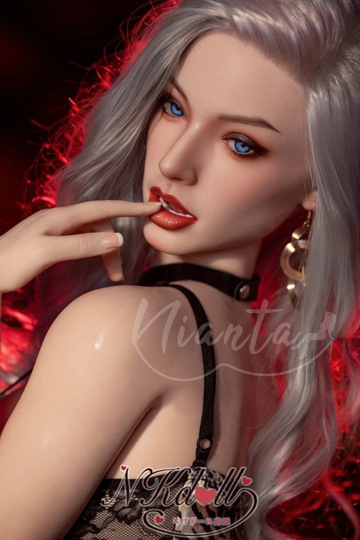 Nianta Silicone X Vivienne_4